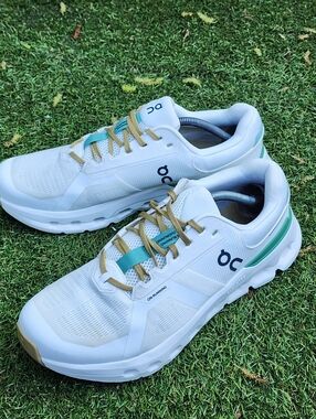 ON CLOUDRUNNER 2 - MENS SNEAKERS - SIZE 11.5 --- Please See All Pictures